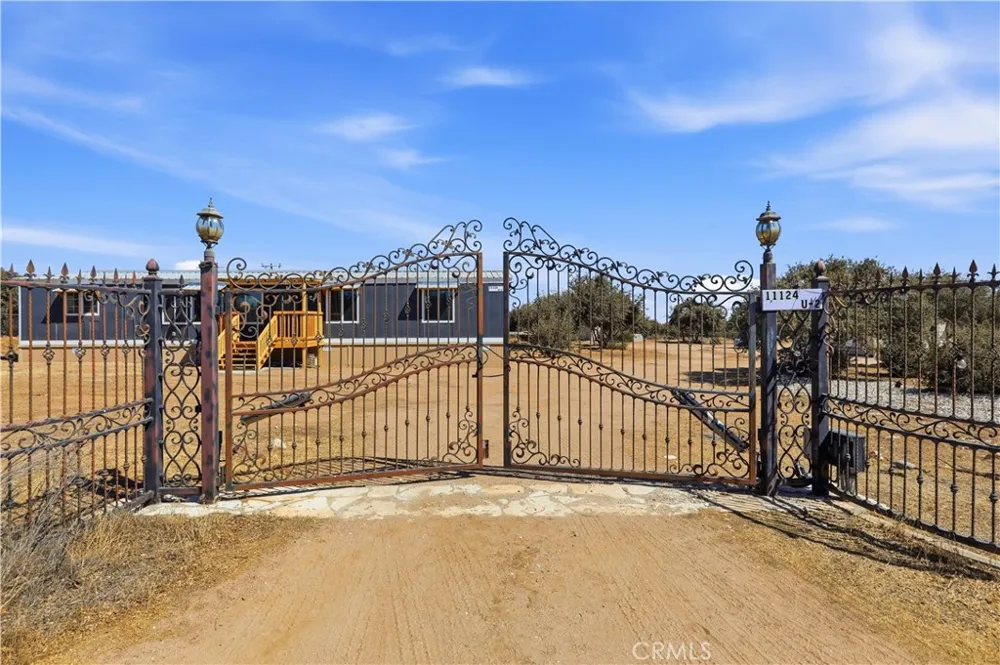 11124 Medlow Hesperia, CA 92344