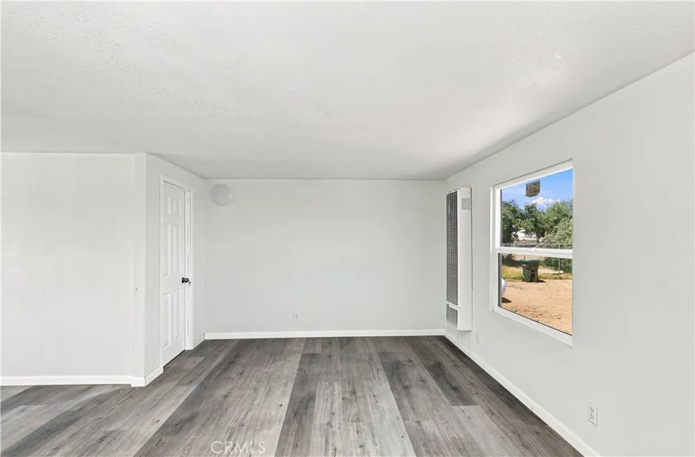 11124 Medlow Hesperia, CA 92344
