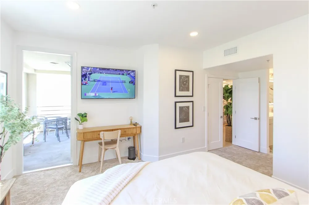 2253 Martin #302 Irvine, CA 92612