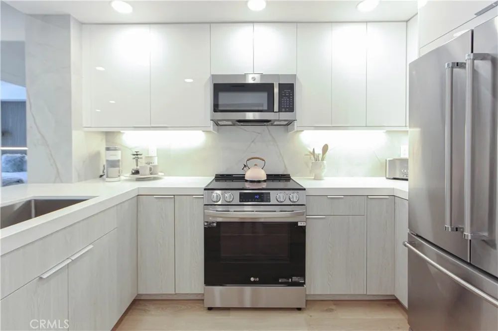2253 Martin #302 Irvine, CA 92612