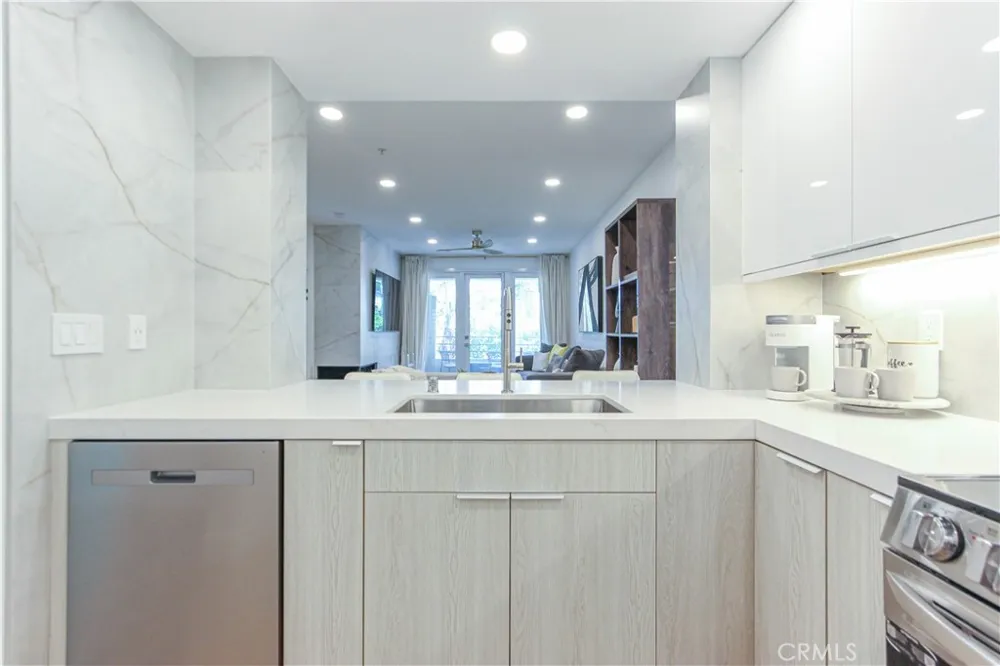 2253 Martin #302 Irvine, CA 92612