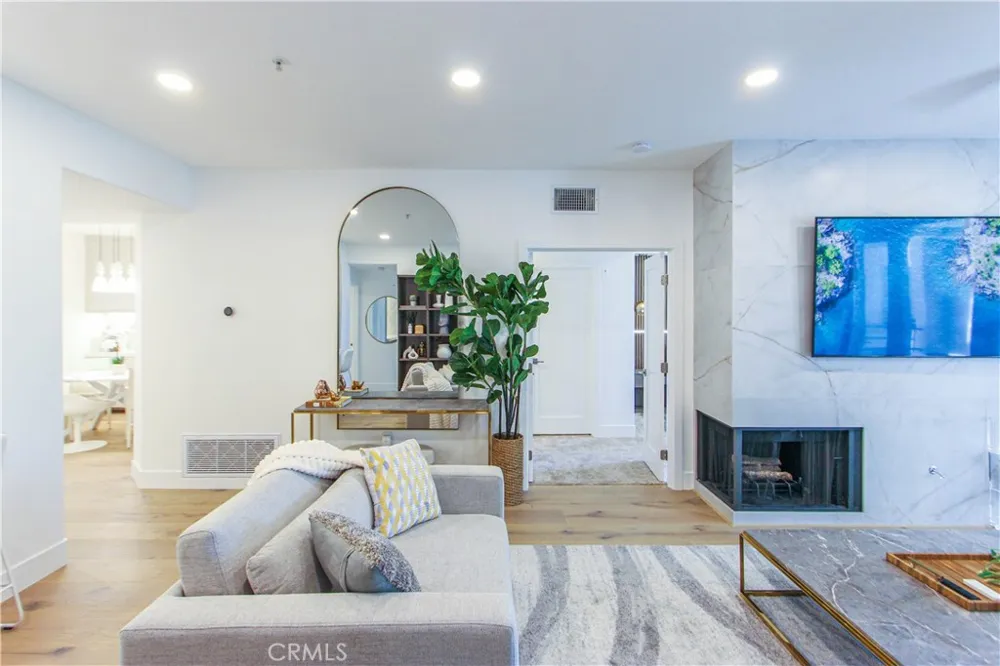 2253 Martin #302 Irvine, CA 92612