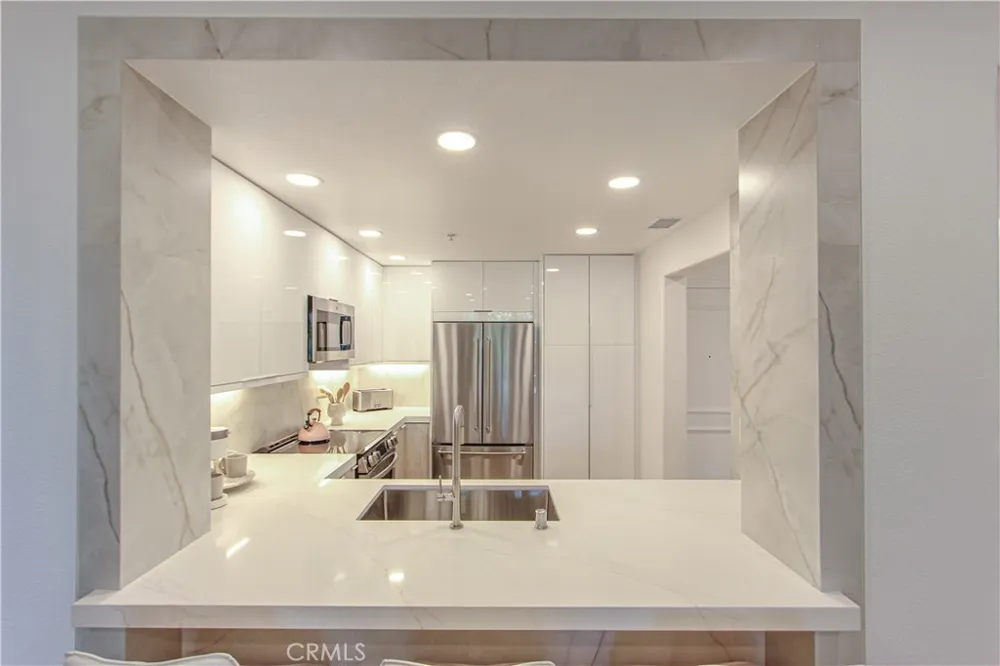 2253 Martin #302 Irvine, CA 92612