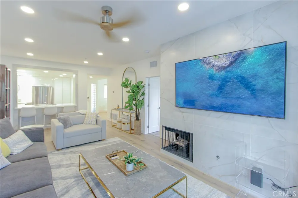 2253 Martin #302 Irvine, CA 92612
