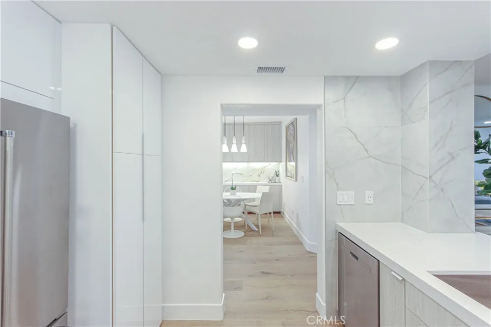 2253 Martin #302 Irvine, CA 92612