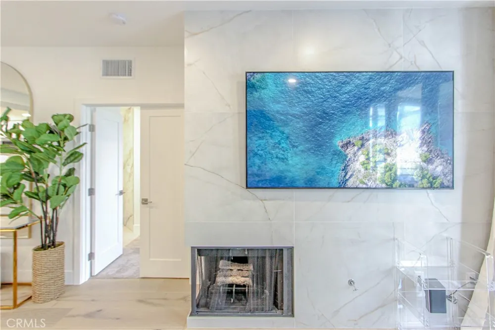 2253 Martin #302 Irvine, CA 92612