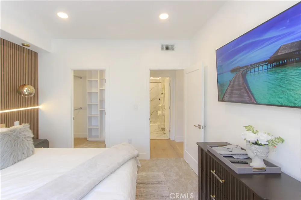 2253 Martin #302 Irvine, CA 92612