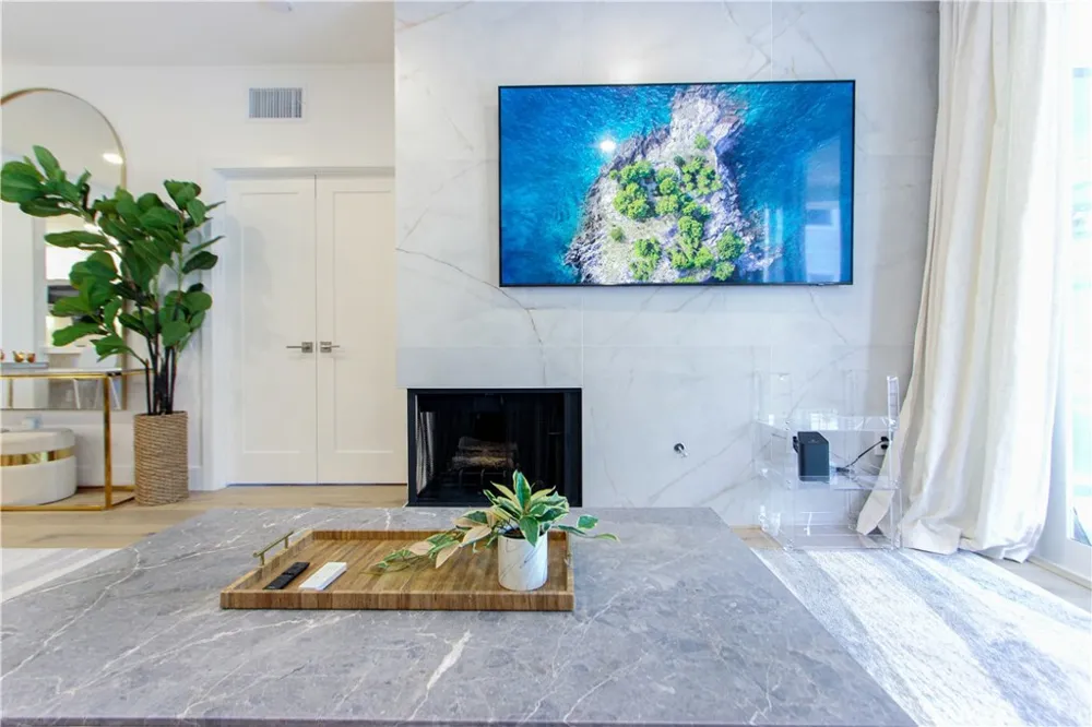 2253 Martin #302 Irvine, CA 92612