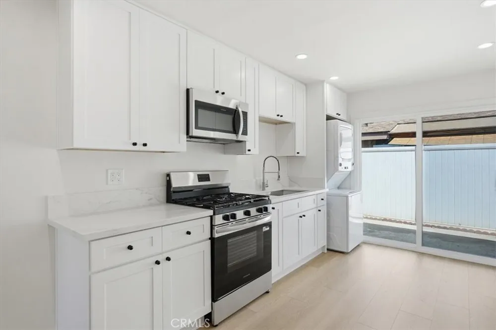 16404 San Jacinto Fountain Valley, CA 92708