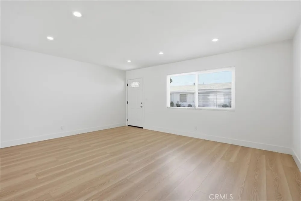 16404 San Jacinto Fountain Valley, CA 92708