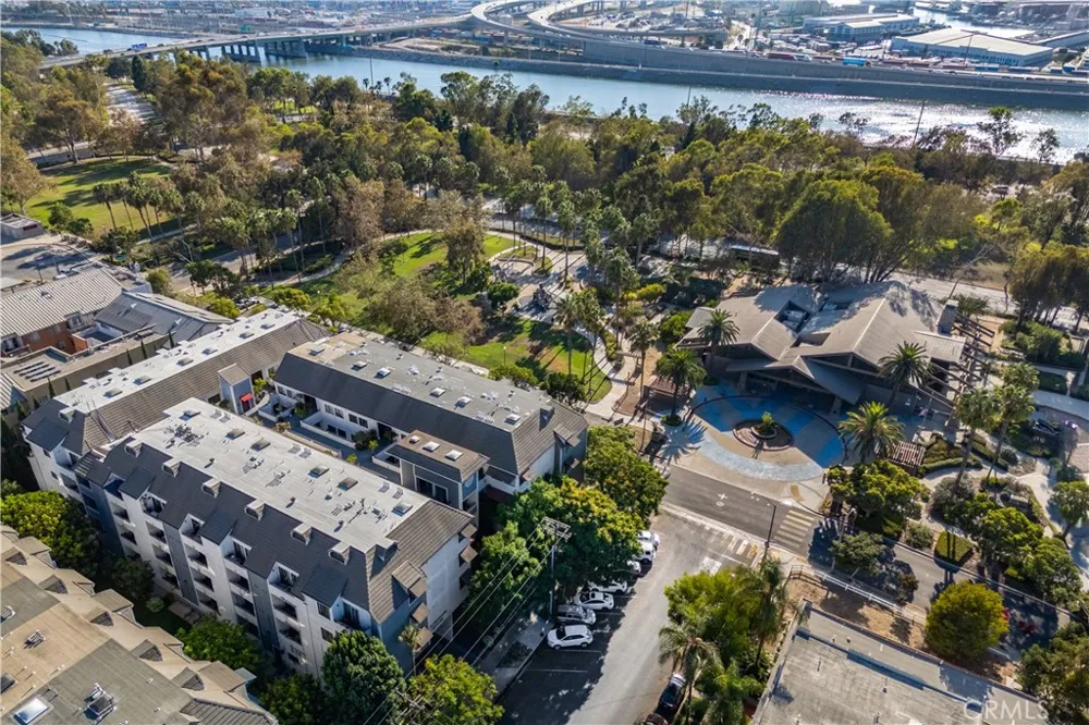 730 W 4th Street #308 Long Beach, CA 90802