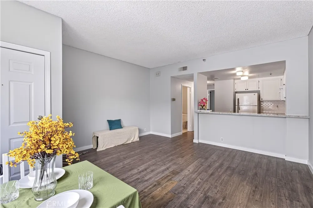 730 W 4th Street #308 Long Beach, CA 90802