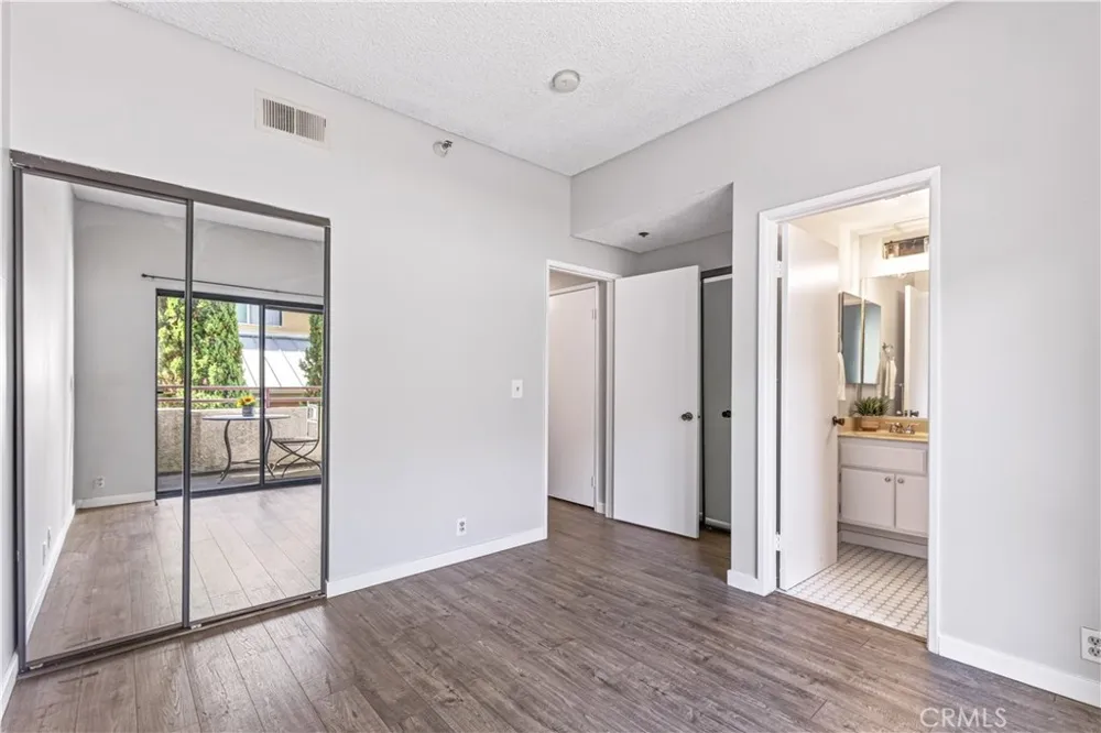 730 W 4th Street #308 Long Beach, CA 90802