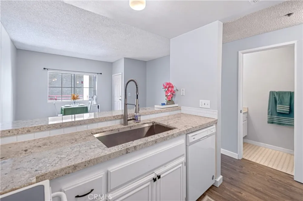 730 W 4th Street #308 Long Beach, CA 90802