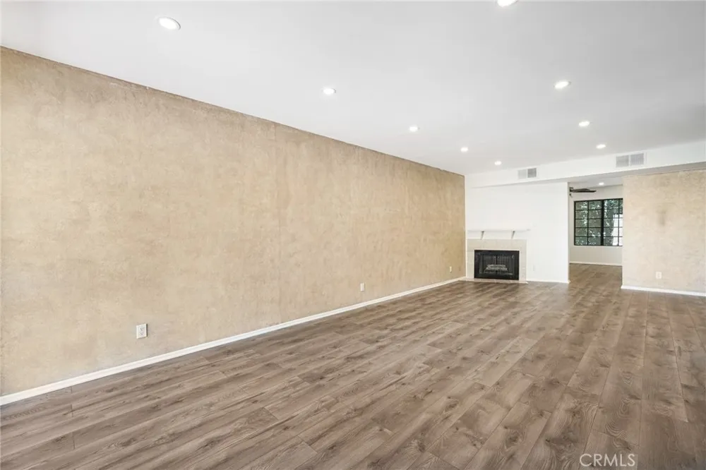 5404 Quakertown #5 Woodland Hills, CA 91364