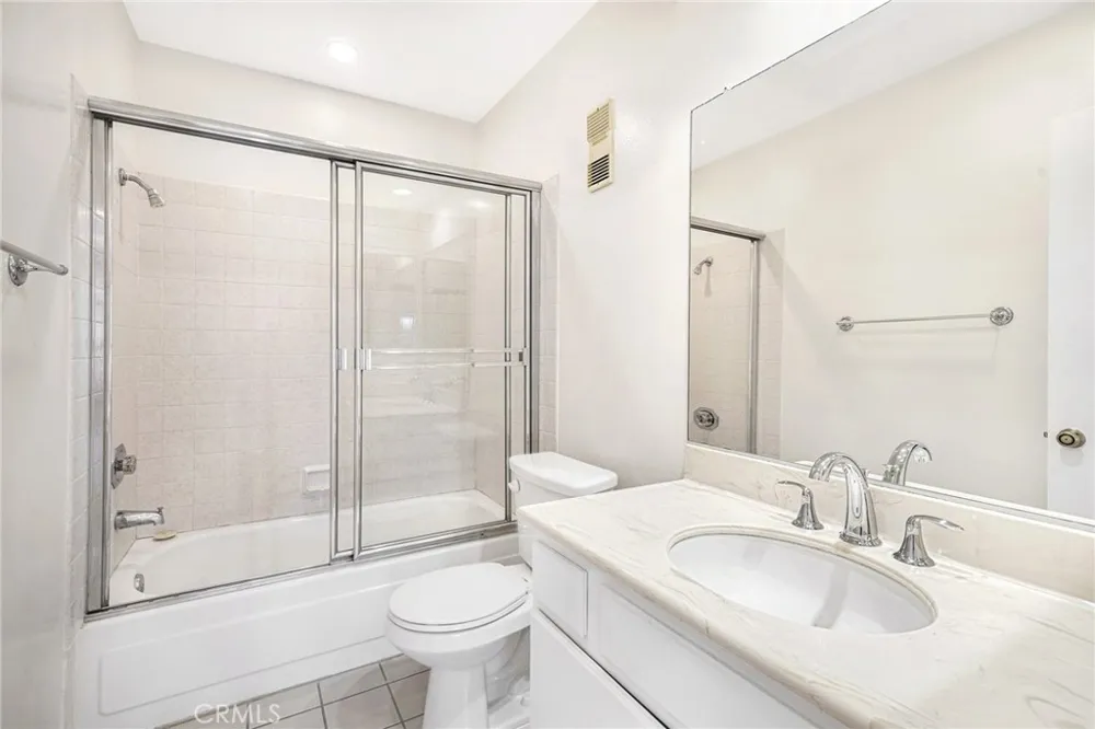 5404 Quakertown #5 Woodland Hills, CA 91364
