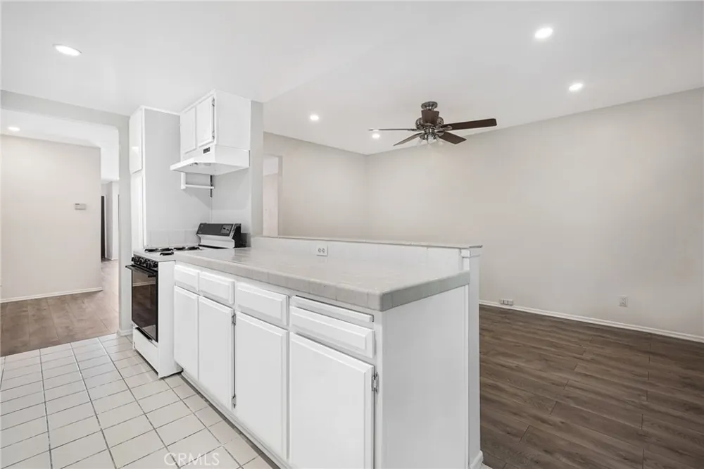 5404 Quakertown #5 Woodland Hills, CA 91364