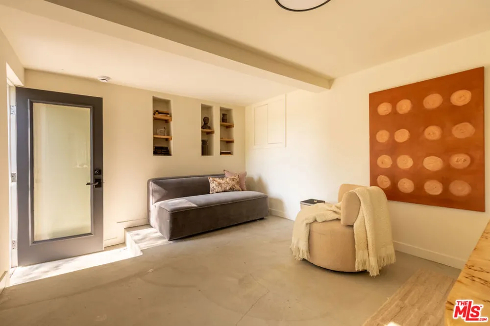 4020 Clayton Avenue Los Angeles, CA 90027