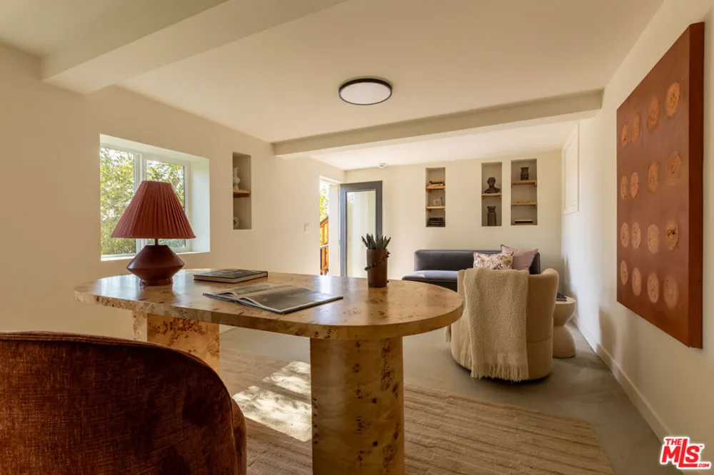 4020 Clayton Avenue Los Angeles, CA 90027
