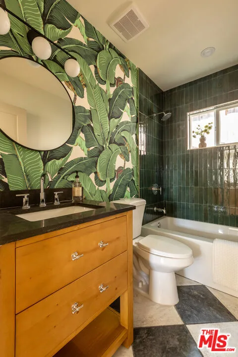 4020 Clayton Avenue Los Angeles, CA 90027