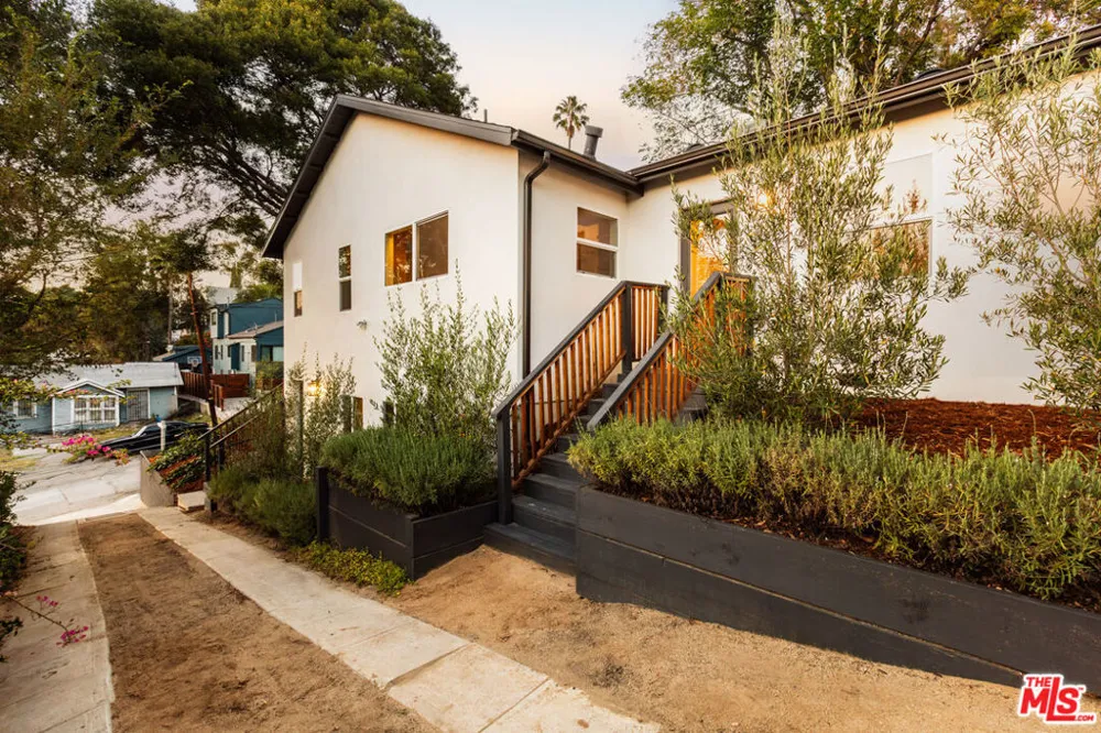 4020 Clayton Avenue Los Angeles, CA 90027