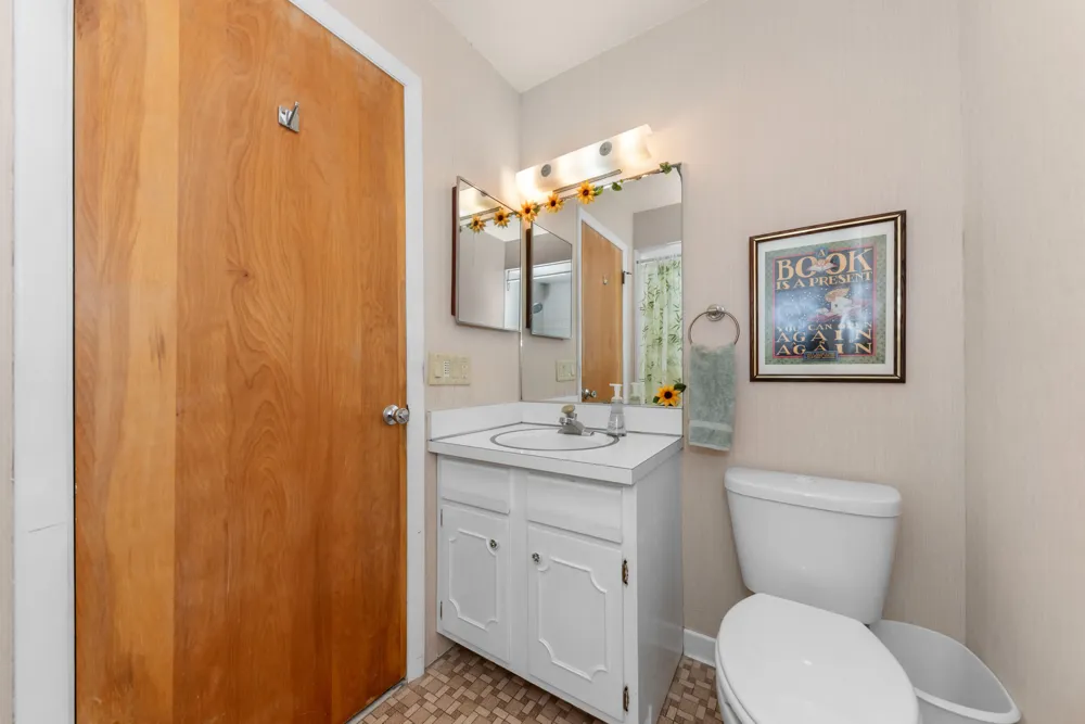 6607 Fleming Creek Drive Ypsilanti, MI 48198