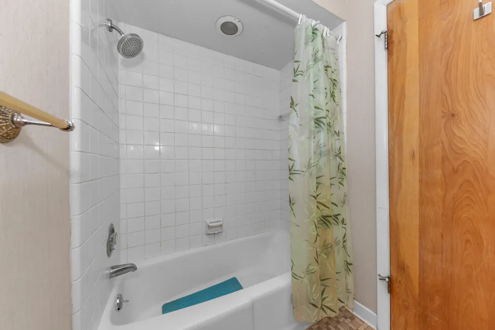 6607 Fleming Creek Drive Ypsilanti, MI 48198