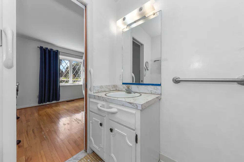 6607 Fleming Creek Drive Ypsilanti, MI 48198