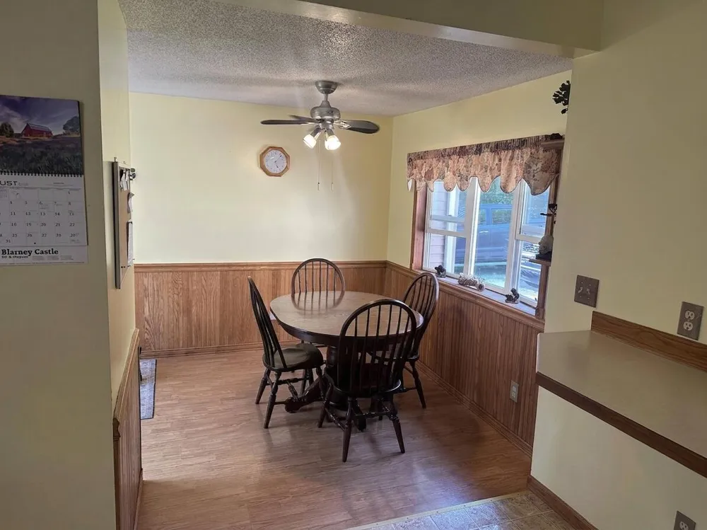 1807 W River Road Muskegon, MI 49445