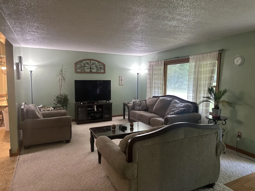 1807 W River Road Muskegon, MI 49445