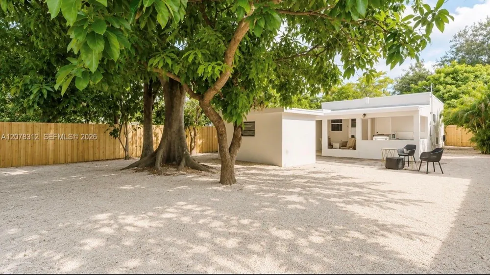 1007 NW 120th St North Miami, FL 33168