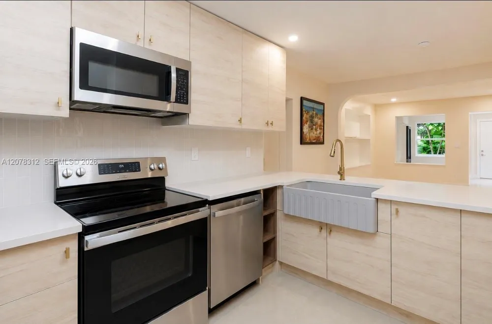 1007 NW 120th St North Miami, FL 33168