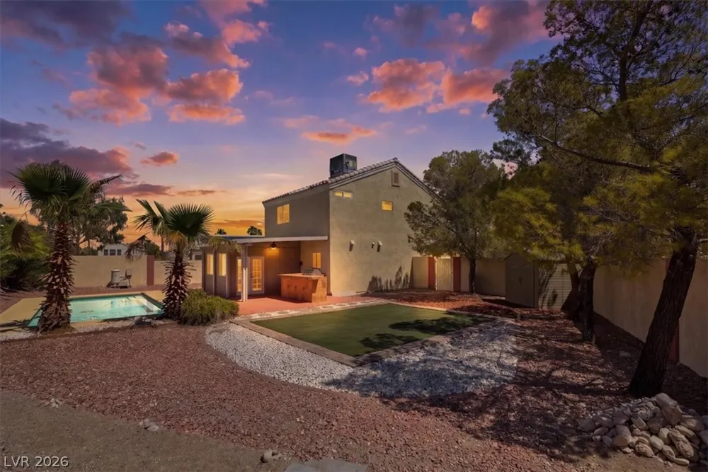 8208 Hydra Lane Las Vegas, NV 89128