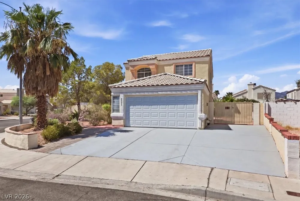8208 Hydra Lane Las Vegas, NV 89128