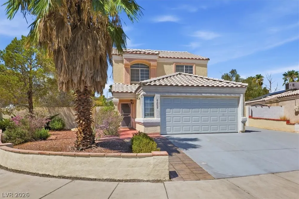 8208 Hydra Lane Las Vegas, NV 89128