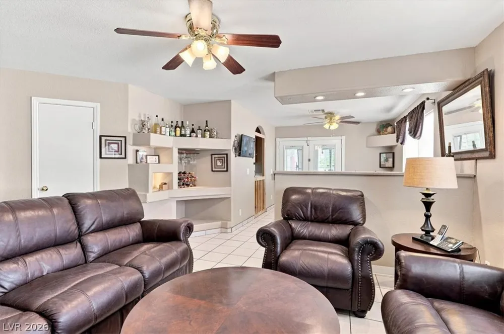 8208 Hydra Lane Las Vegas, NV 89128