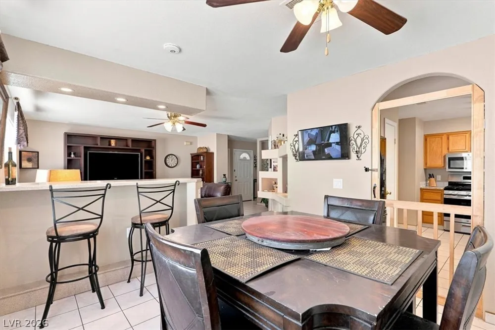 8208 Hydra Lane Las Vegas, NV 89128