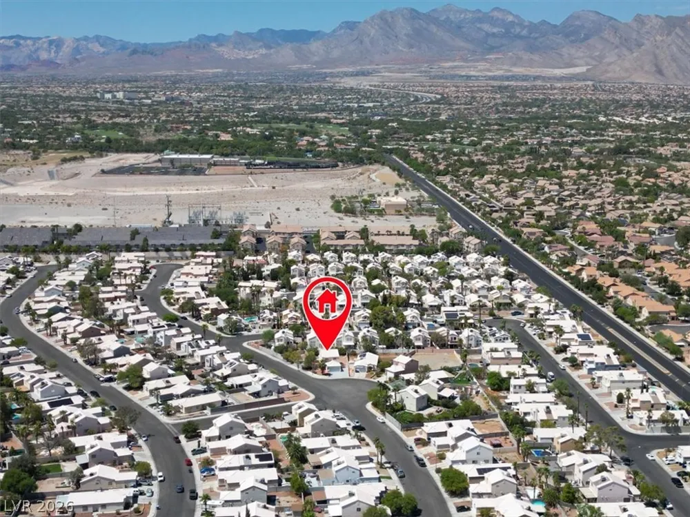 8208 Hydra Lane Las Vegas, NV 89128