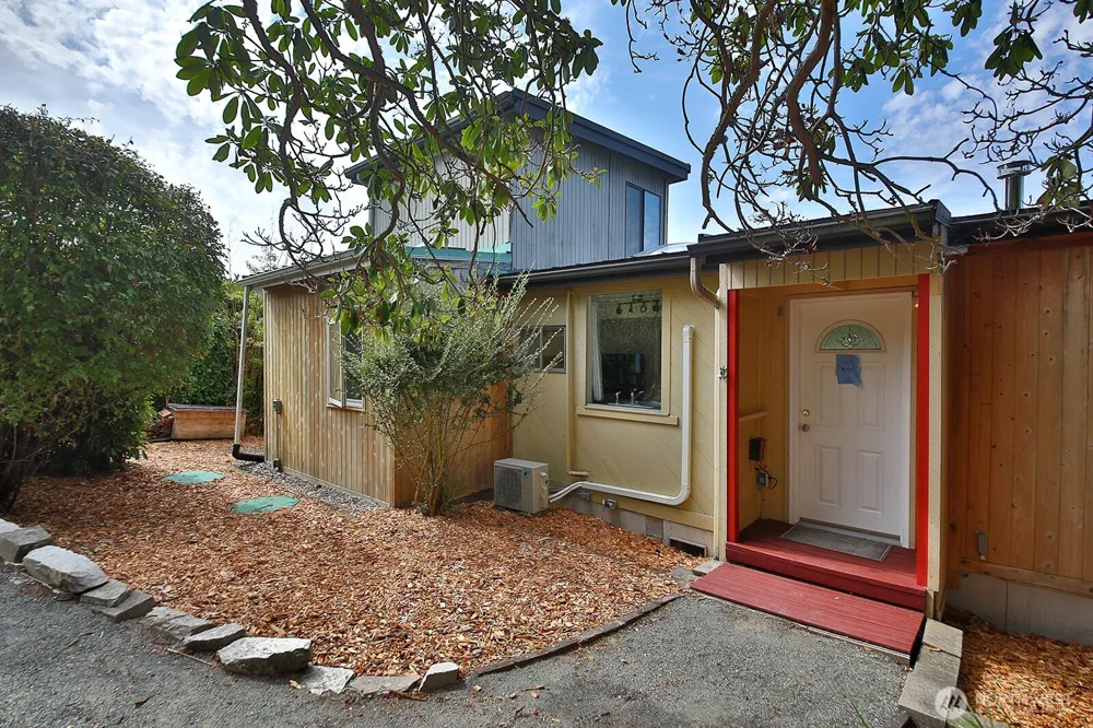 3600 Marine View Drive Greenbank, WA 98253