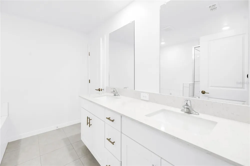 9324 BONITA MAR DRIVE Parrish, FL 34219