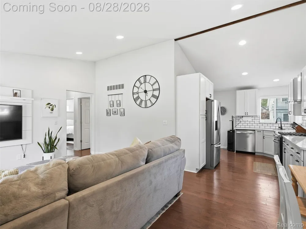 8420 Northfield Boulevard Oak Park City, MI 48237