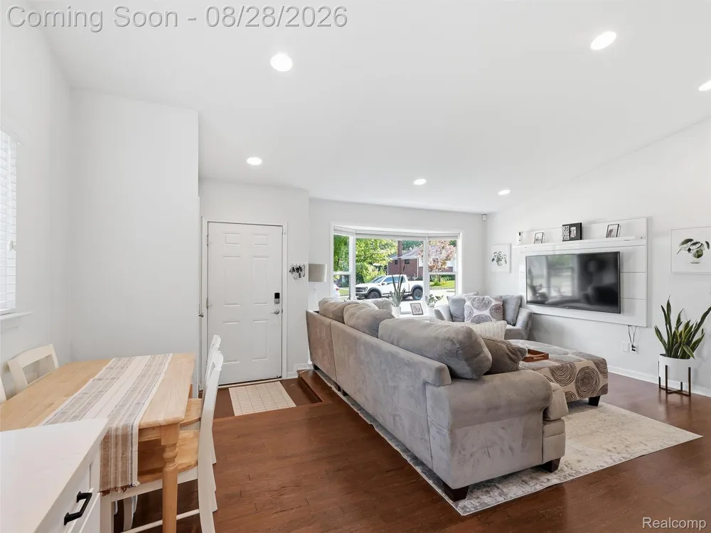 8420 Northfield Boulevard Oak Park City, MI 48237