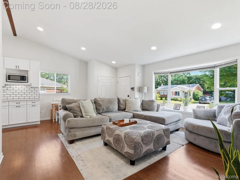 8420 Northfield Boulevard Oak Park City, MI 48237