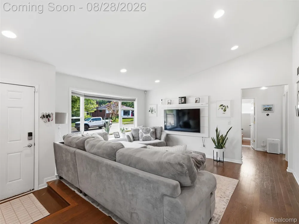 8420 Northfield Boulevard Oak Park City, MI 48237