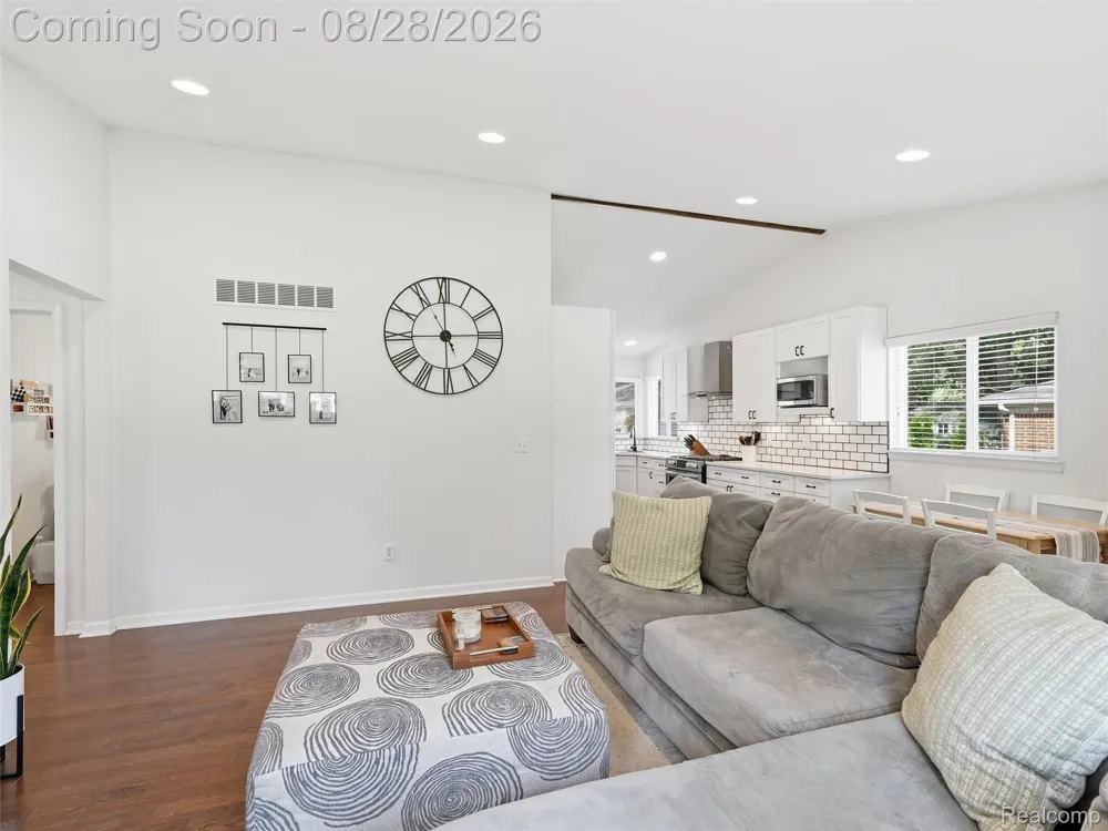 8420 Northfield Boulevard Oak Park City, MI 48237