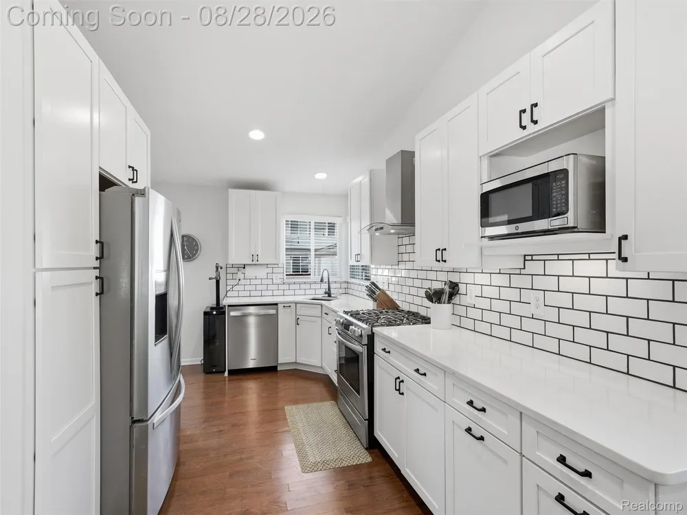 8420 Northfield Boulevard Oak Park City, MI 48237