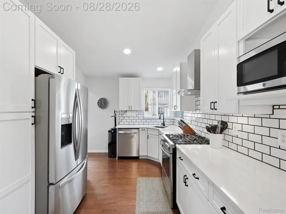 8420 Northfield Boulevard Oak Park City, MI 48237