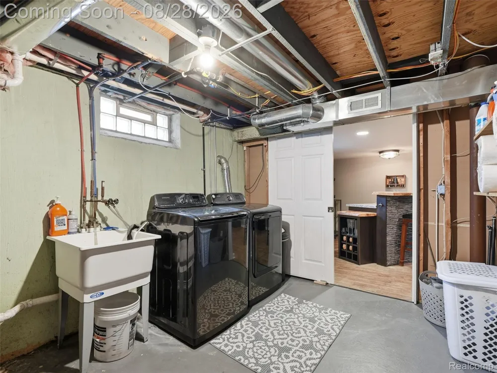8420 Northfield Boulevard Oak Park City, MI 48237