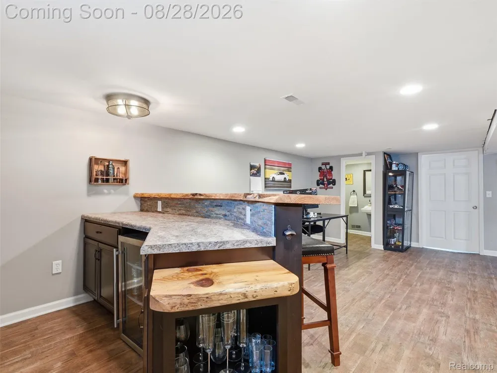 8420 Northfield Boulevard Oak Park City, MI 48237