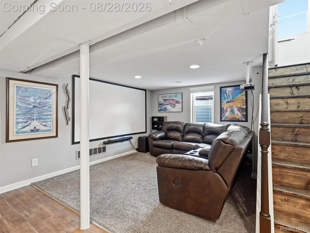 8420 Northfield Boulevard Oak Park City, MI 48237